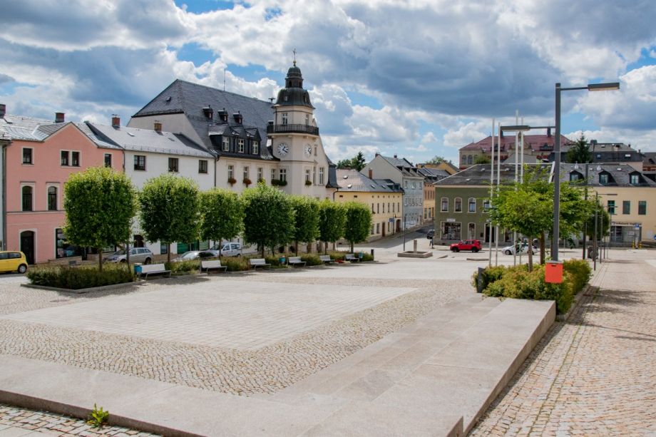 Markt und Rathaus Treuen
